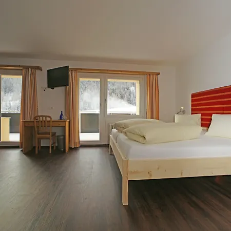 Hotel Al Rom 3* Tschierv