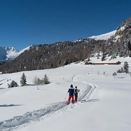 Hotel Al Rom Hotell Tschierv