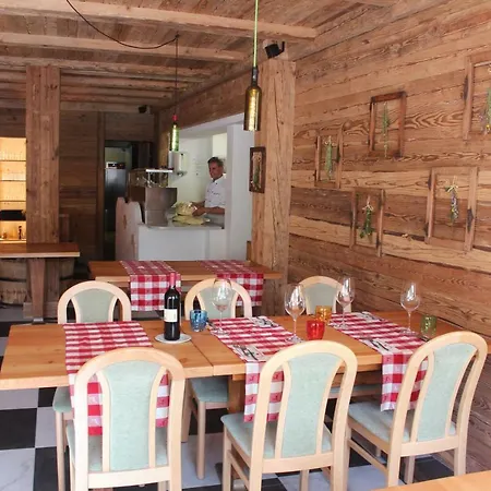 فندق Al Rom Tschierv